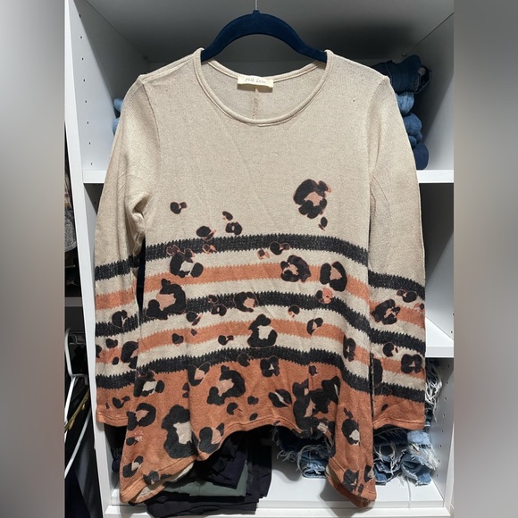 NWOT sweater - Picture 2 of 2